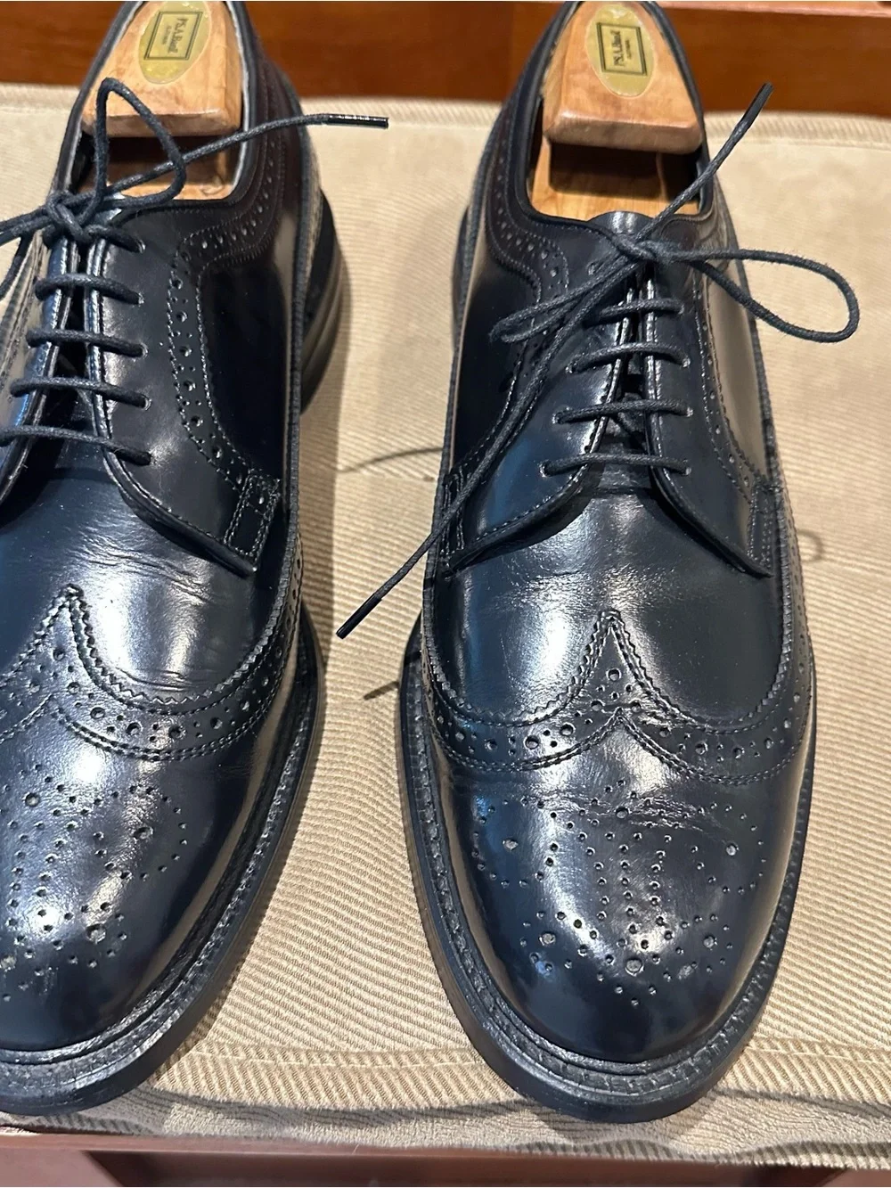Stuart McGuire Vintage Brogue Derby Shoes - Classic Leather Lace-Up.